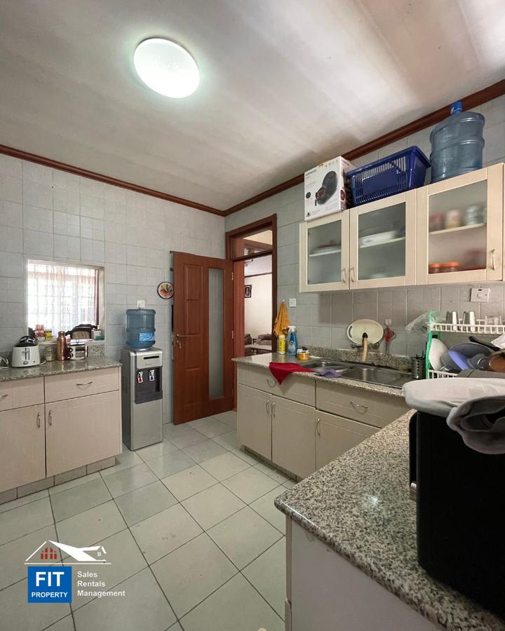 3 Bed Apartment with Parking in Parklands - 11