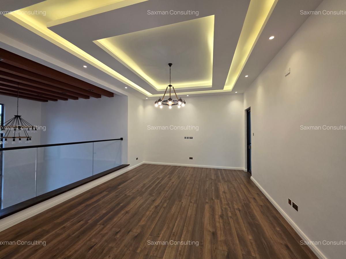 5 Bed Villa with En Suite in Lavington - 18