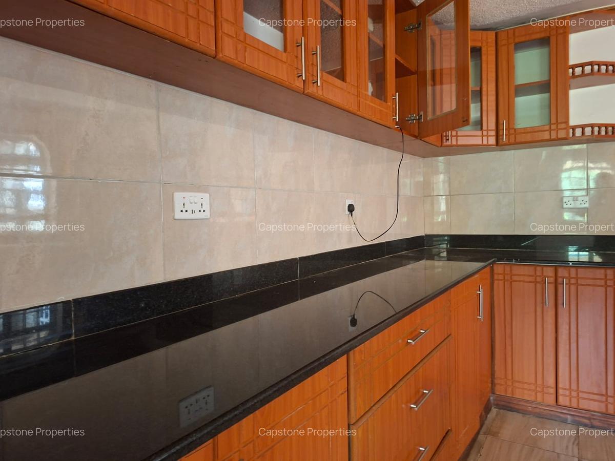 5 Bed House with En Suite in Nyari - 4