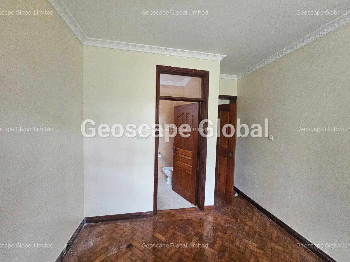 5 Bed House with En Suite in Runda - 4