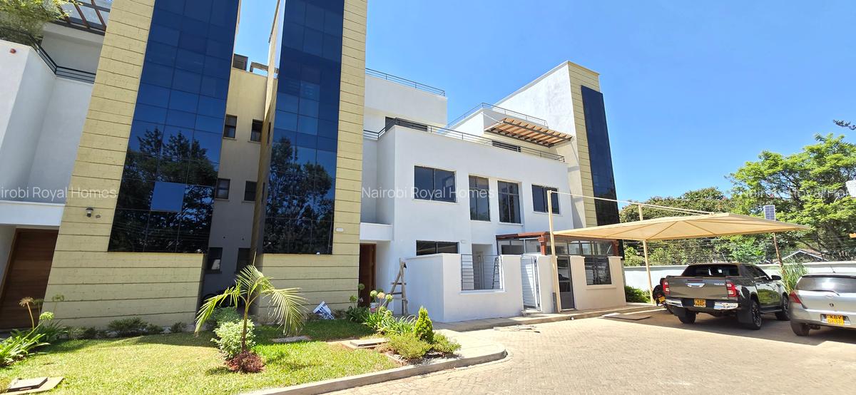 5 Bed Townhouse with En Suite at Lavington Road - 2