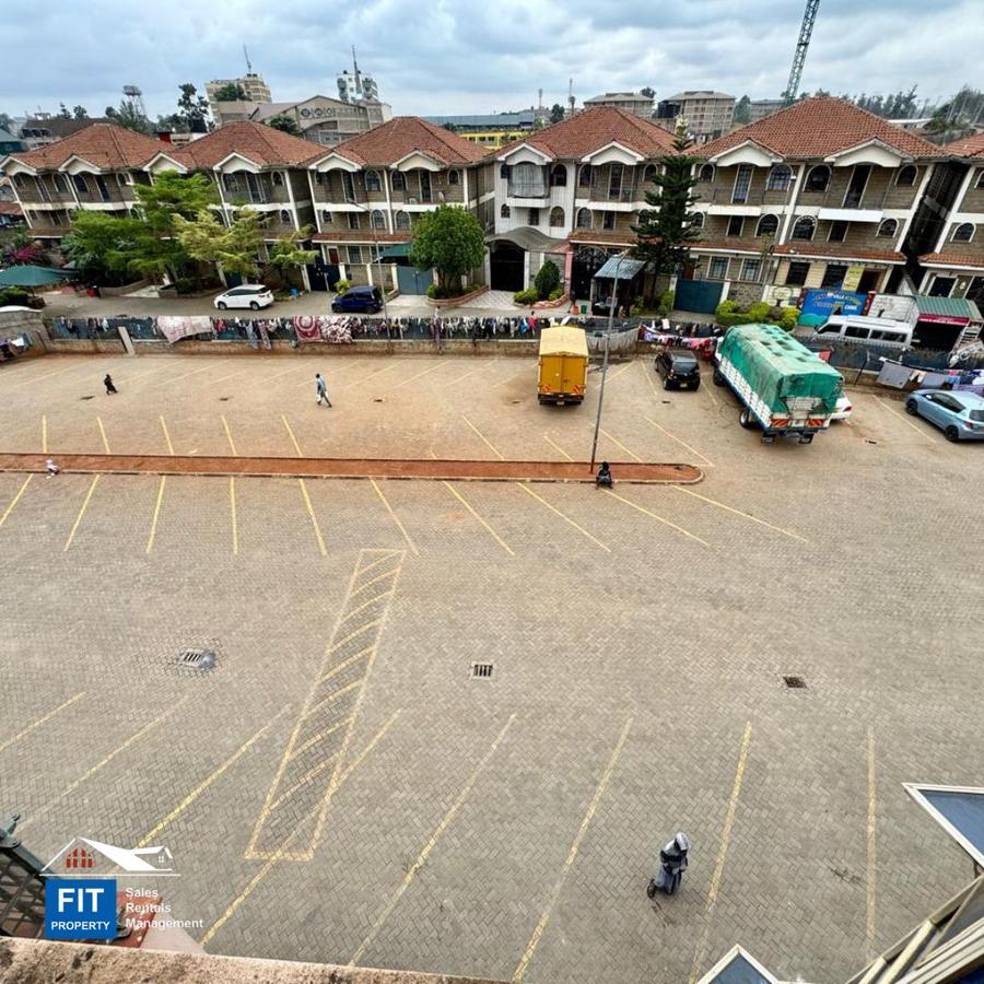 Commercial Property with Fibre Internet in Eastleigh - 4