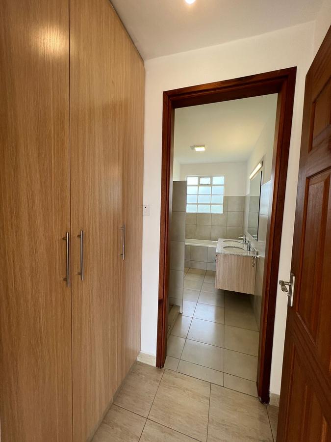 3 Bed Apartment with En Suite in Lavington - 5