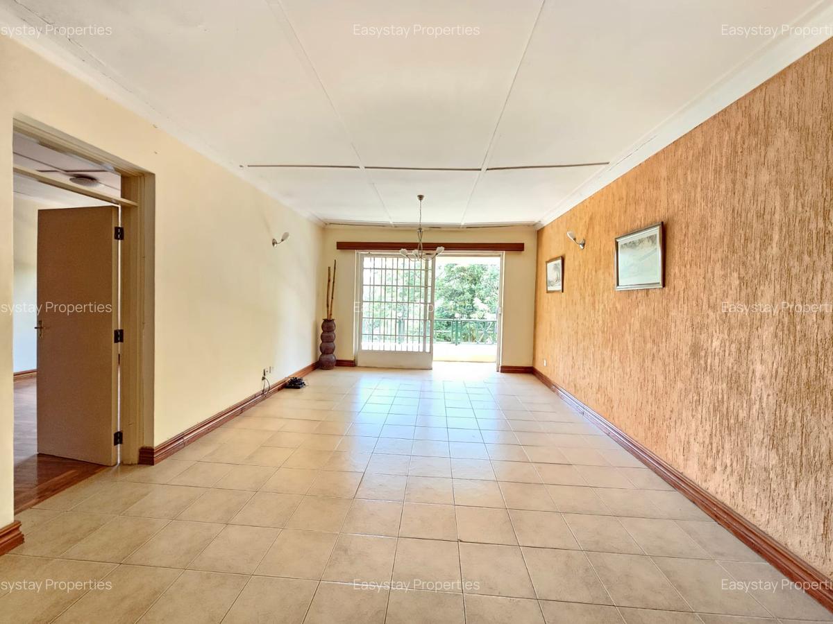 3 Bed Apartment with En Suite in Riverside - 2