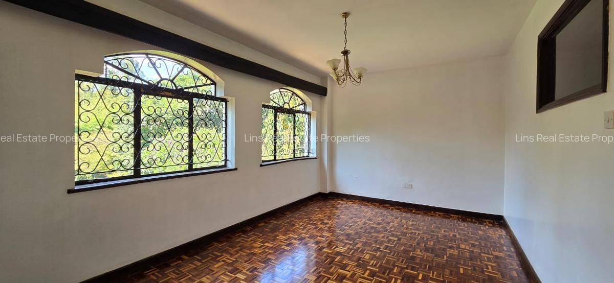 5 Bed Townhouse with En Suite in Nyari - 12