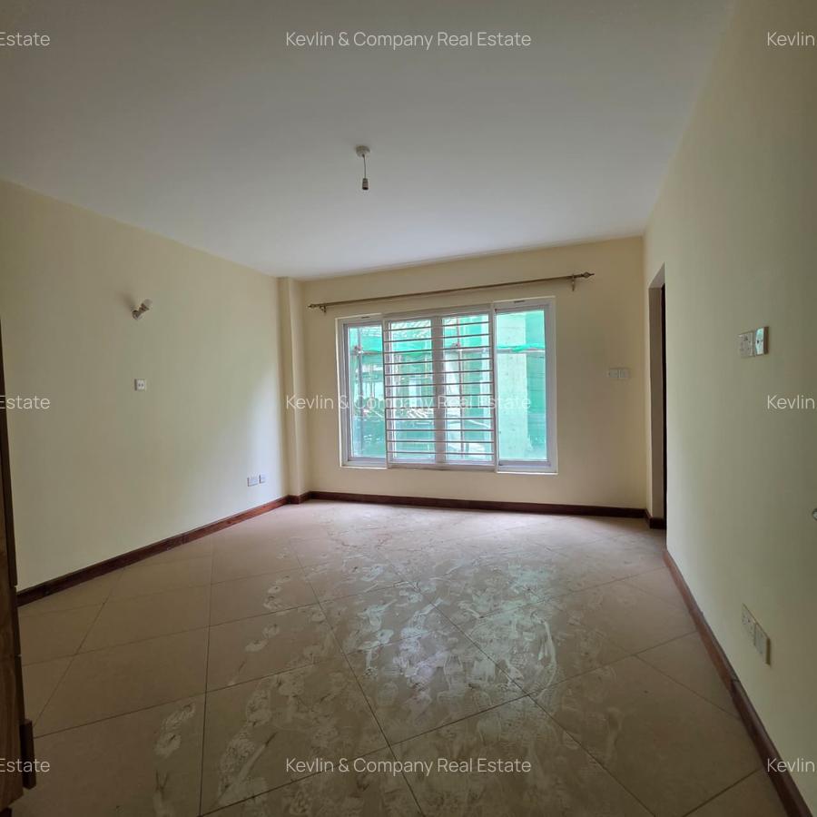4 Bed Apartment with En Suite in Parklands - 11