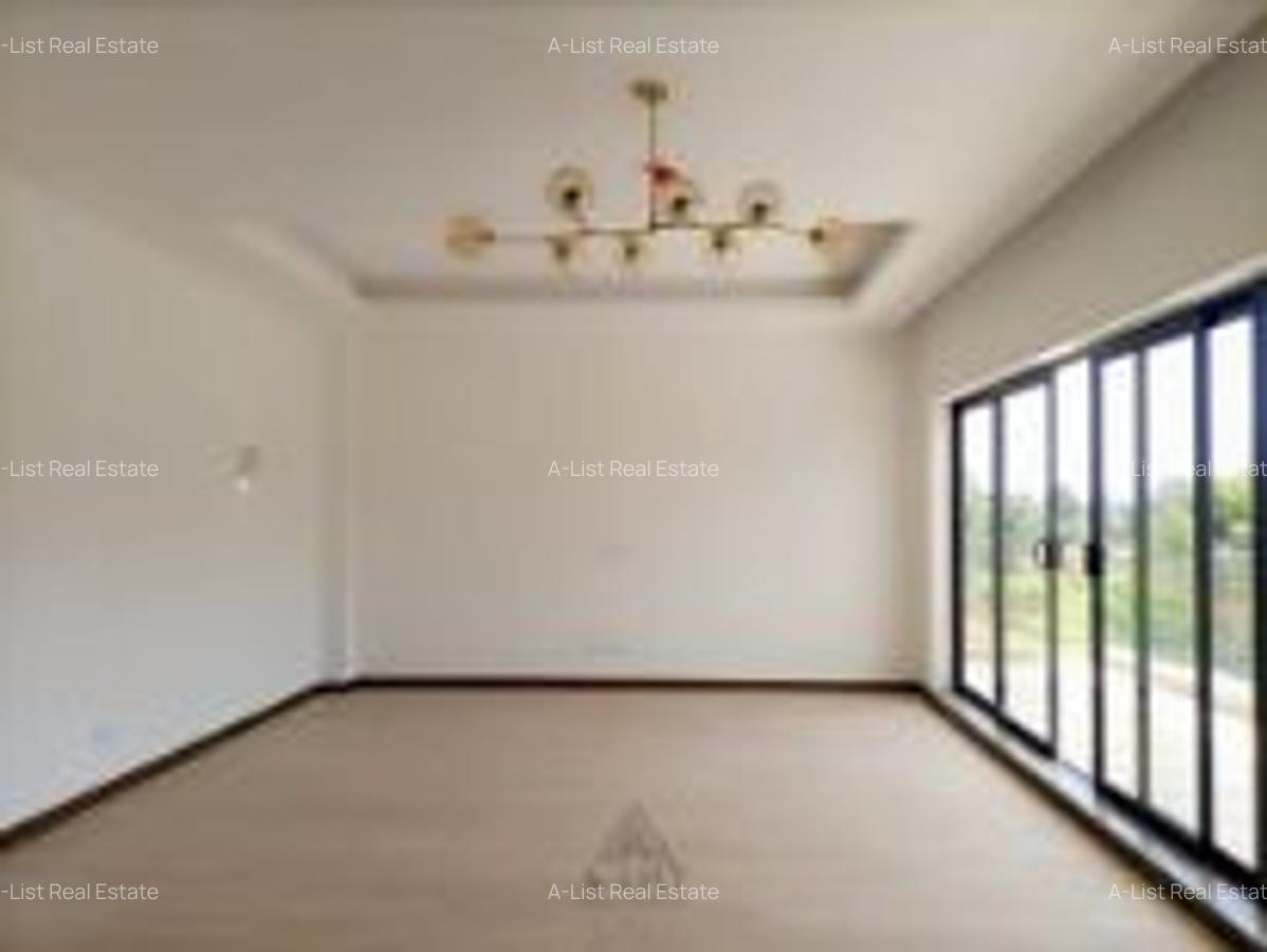 2 Bed Apartment with En Suite at Two Rivers - 8