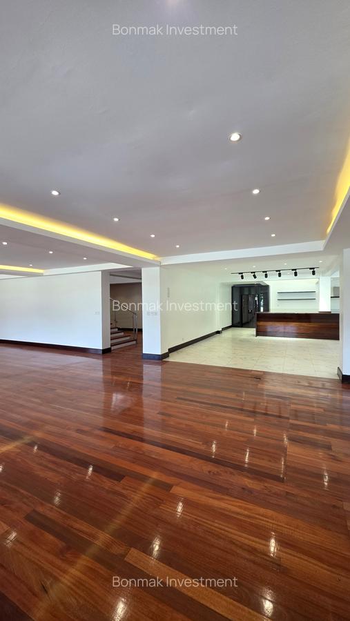 4 Bed House with En Suite at Old Runda - 4