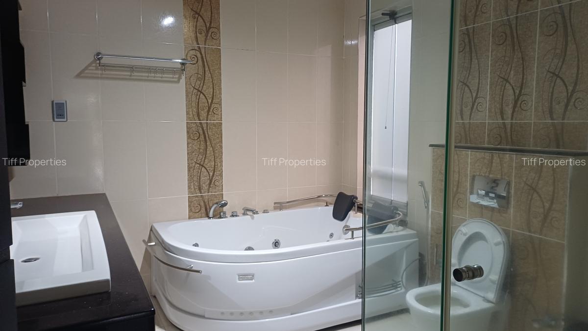 3 Bed Apartment in Riverside - 7