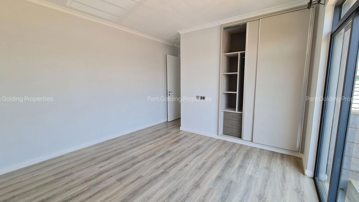 4 Bed House with En Suite in Kiambu Road - 8