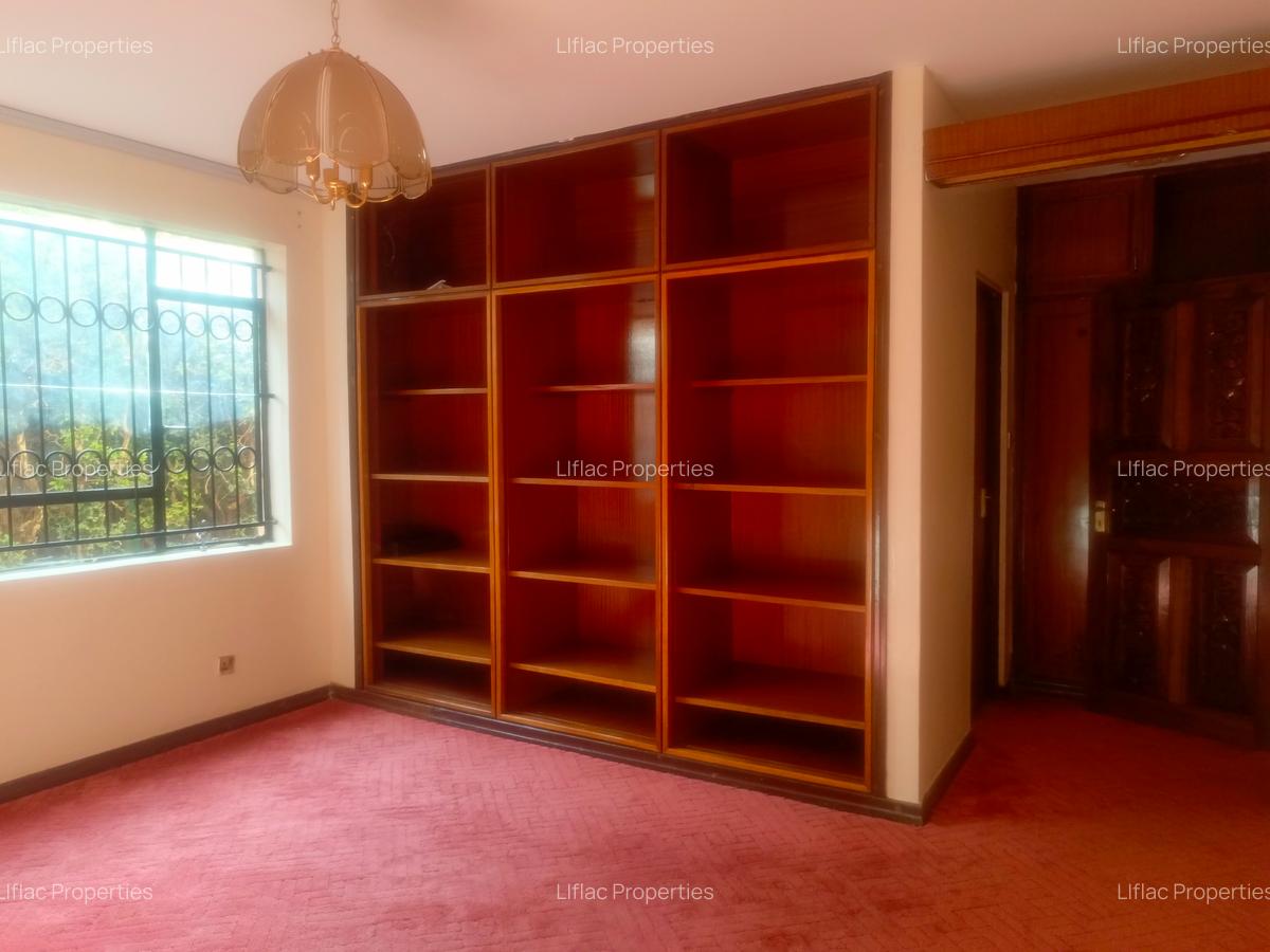 4 Bed House with En Suite in Runda - 17