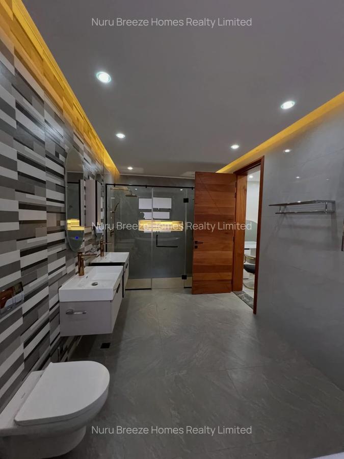 5 Bed House with En Suite in Runda - 8