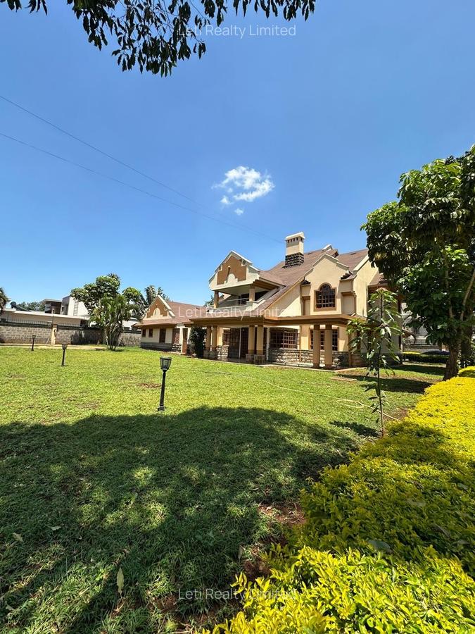 5 Bed House with En Suite in Runda - 1