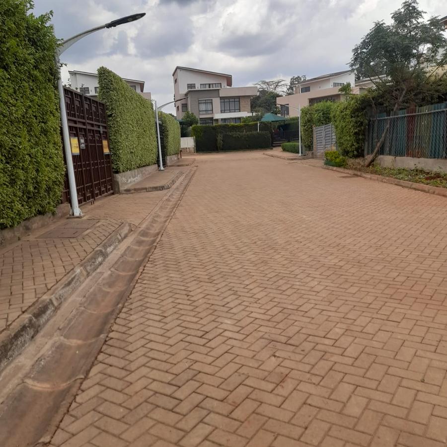 4 Bed Townhouse with En Suite at Runda - 3