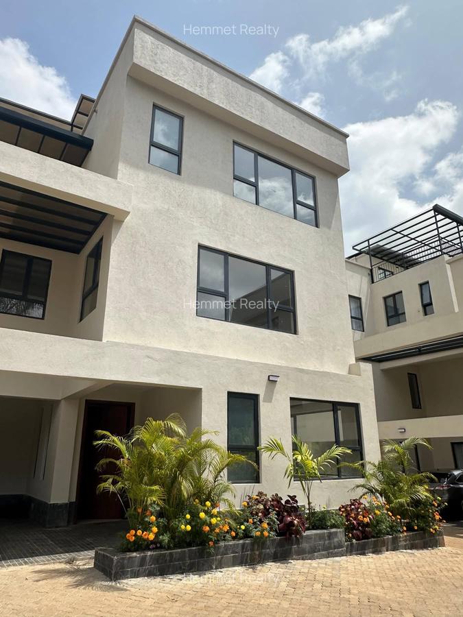 5 Bed Townhouse with En Suite in Lavington - 15