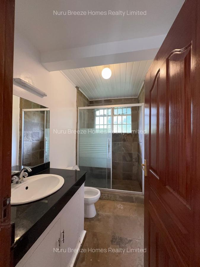 4 Bed Townhouse with En Suite in Spring Valley - 5