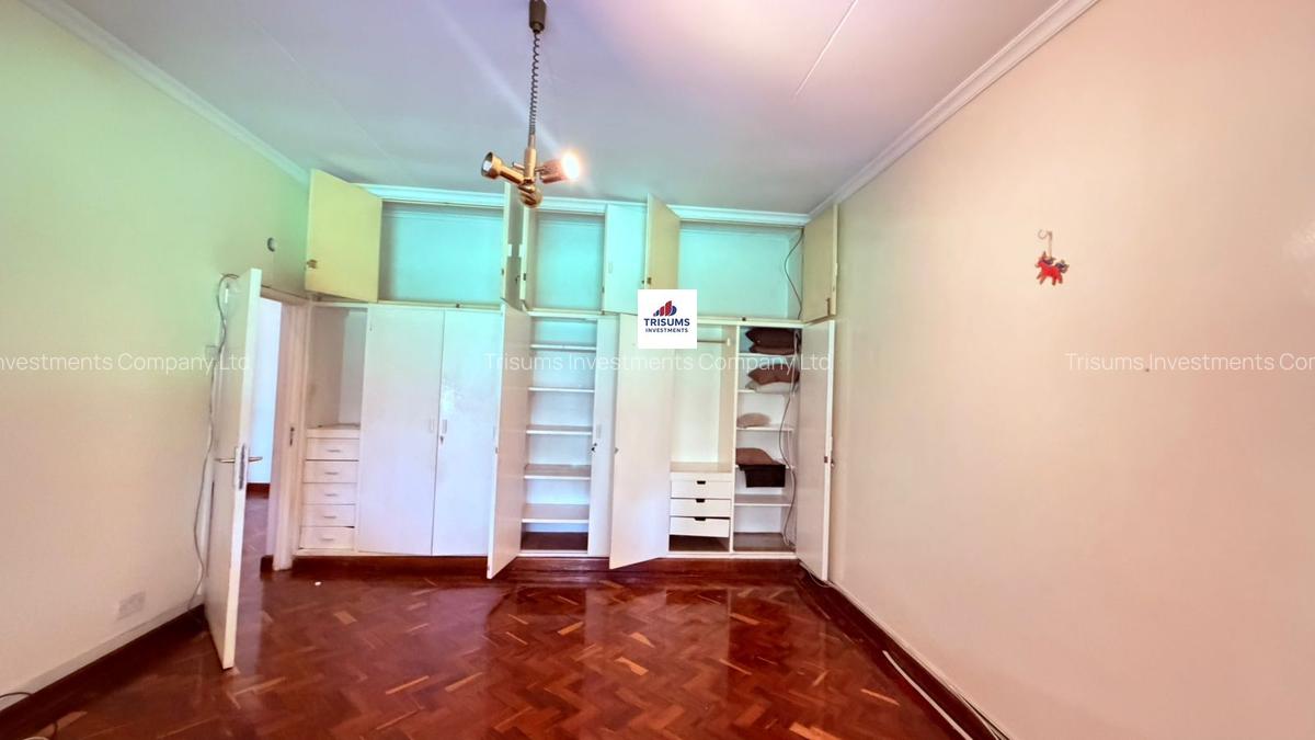 4 Bed House with En Suite in Spring Valley - 8
