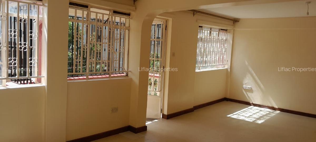 4 Bed Apartment with En Suite in Parklands - 5