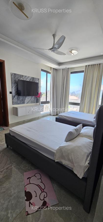 3 Bed Apartment with En Suite at As47 - 6