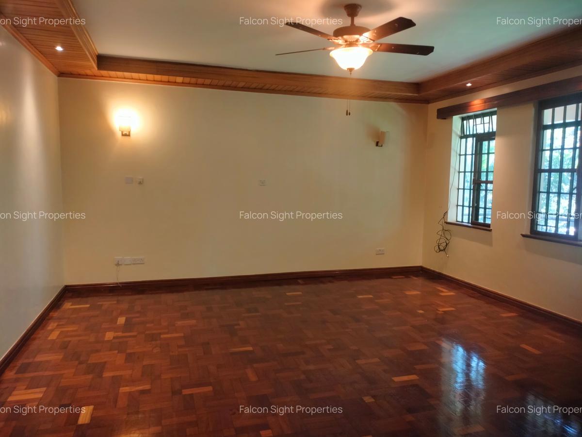 5 Bed Townhouse with Garden at Easy Access To Westlands Link Road - 8
