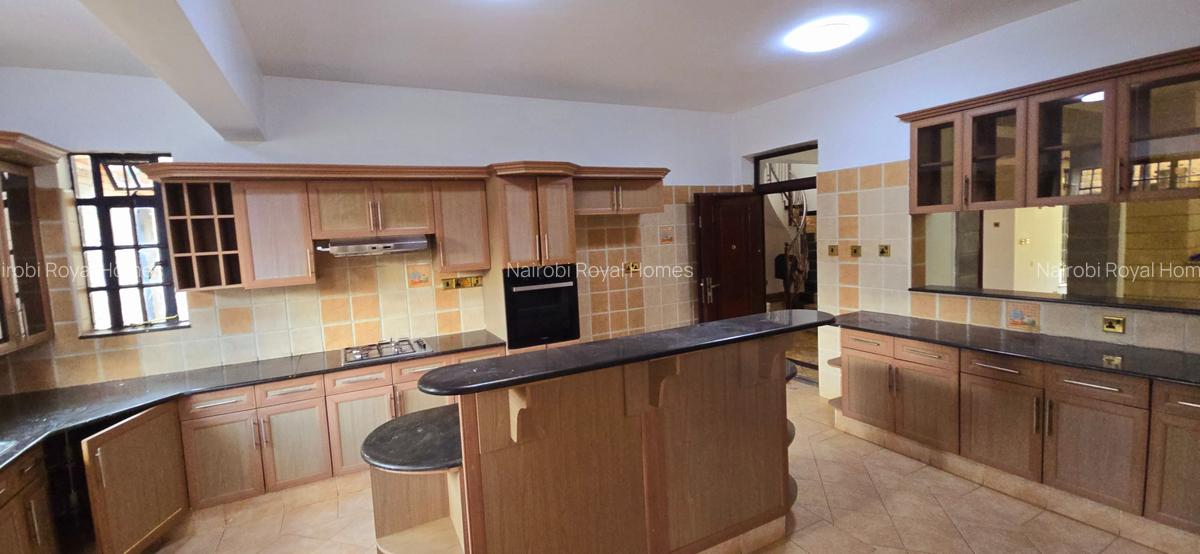 5 Bed Townhouse with En Suite at Lavington Green - 18