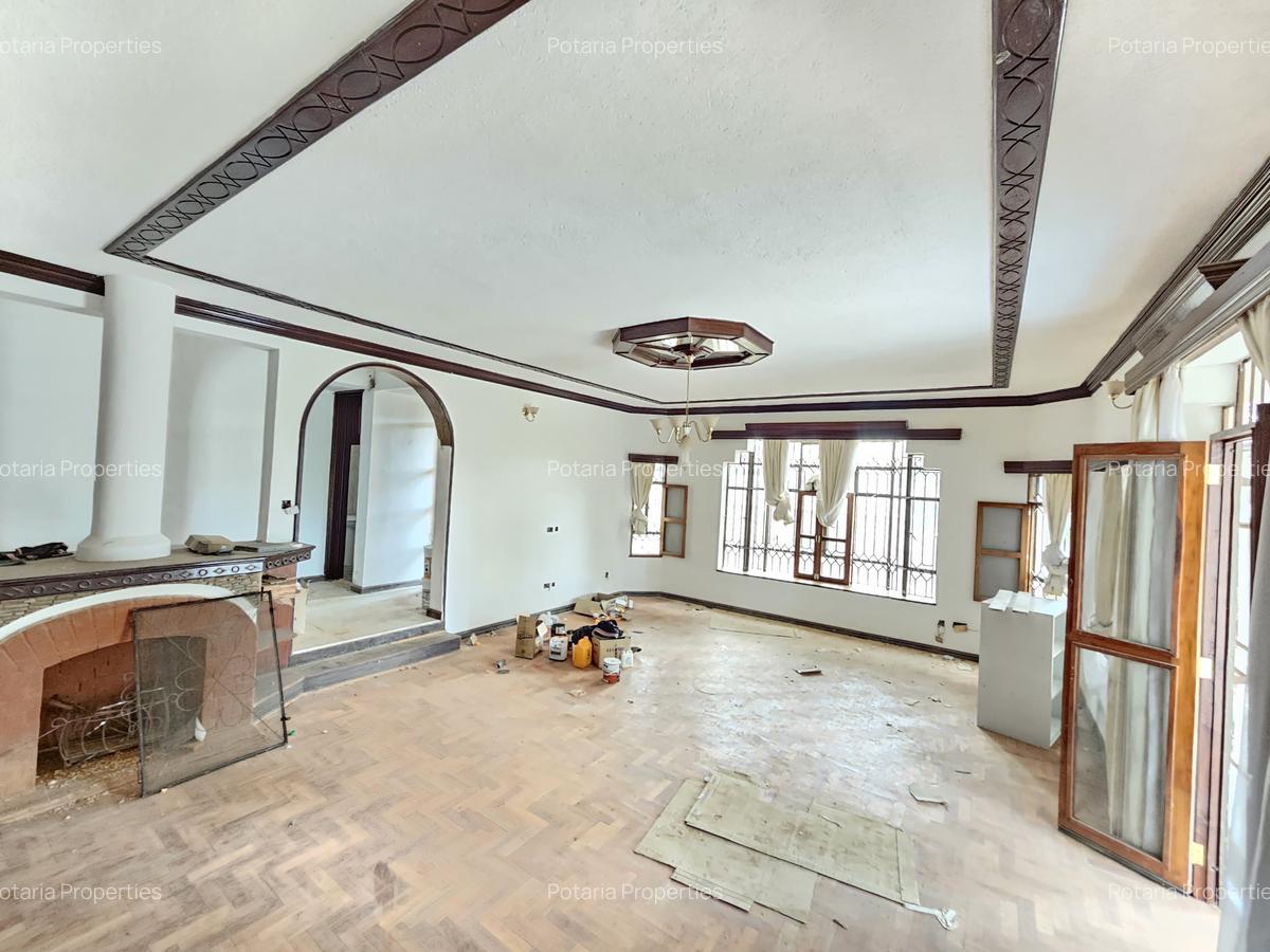 5 Bed House with En Suite in Runda - 15