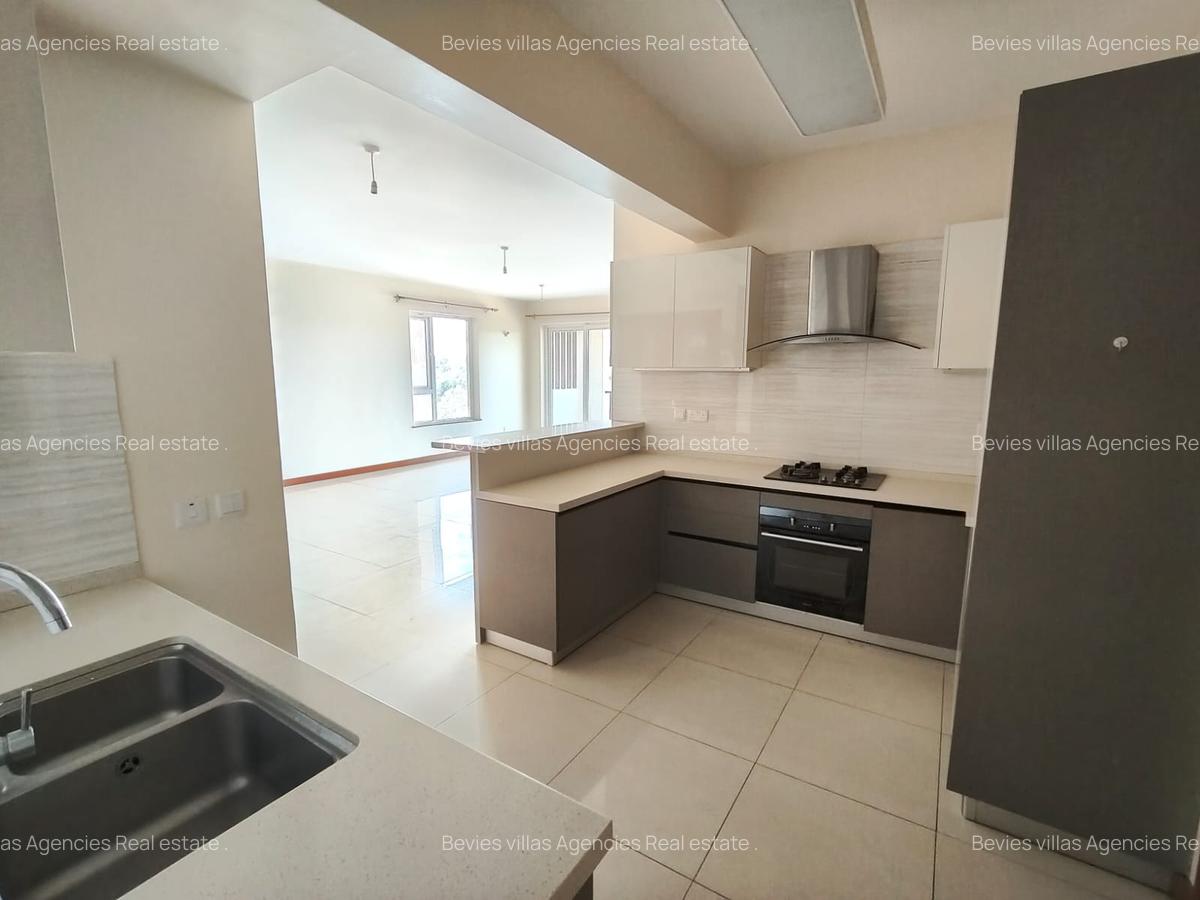4 Bed Apartment with En Suite at Parklands - 3