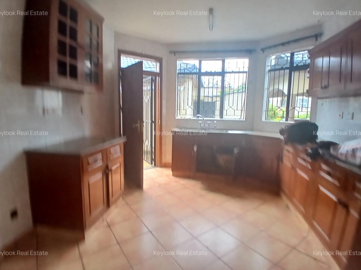 4 Bed Townhouse with En Suite at Lavington Green - 14