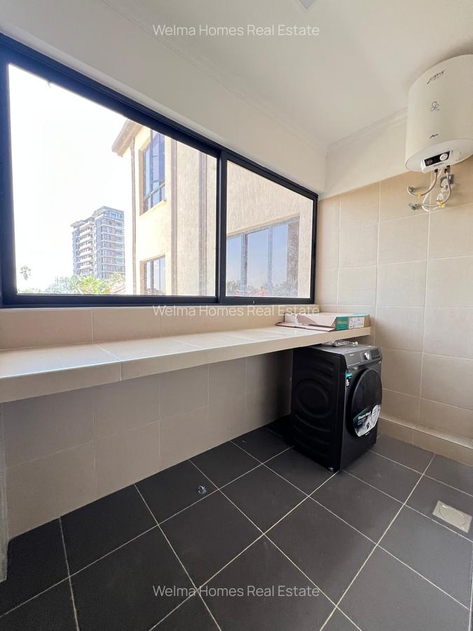 2 Bed Apartment with En Suite at Brookside - 5