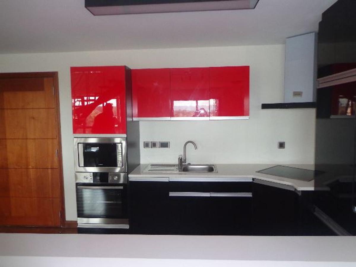 Serviced 2 Bed Apartment at Wood Avenue - 16