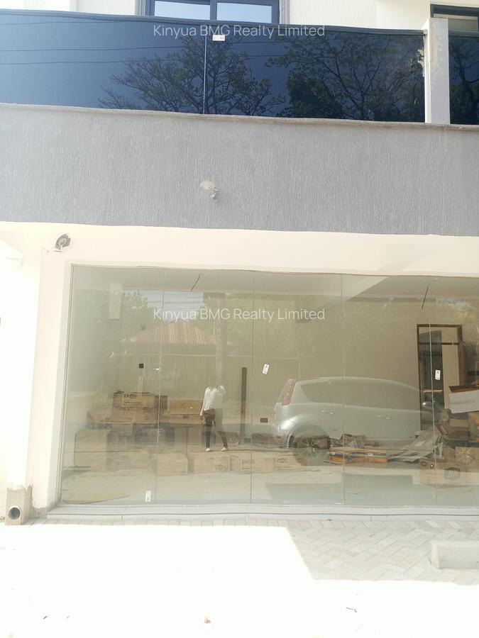 340 ft² Shop with Service Charge Included at Moyne Drive - 3