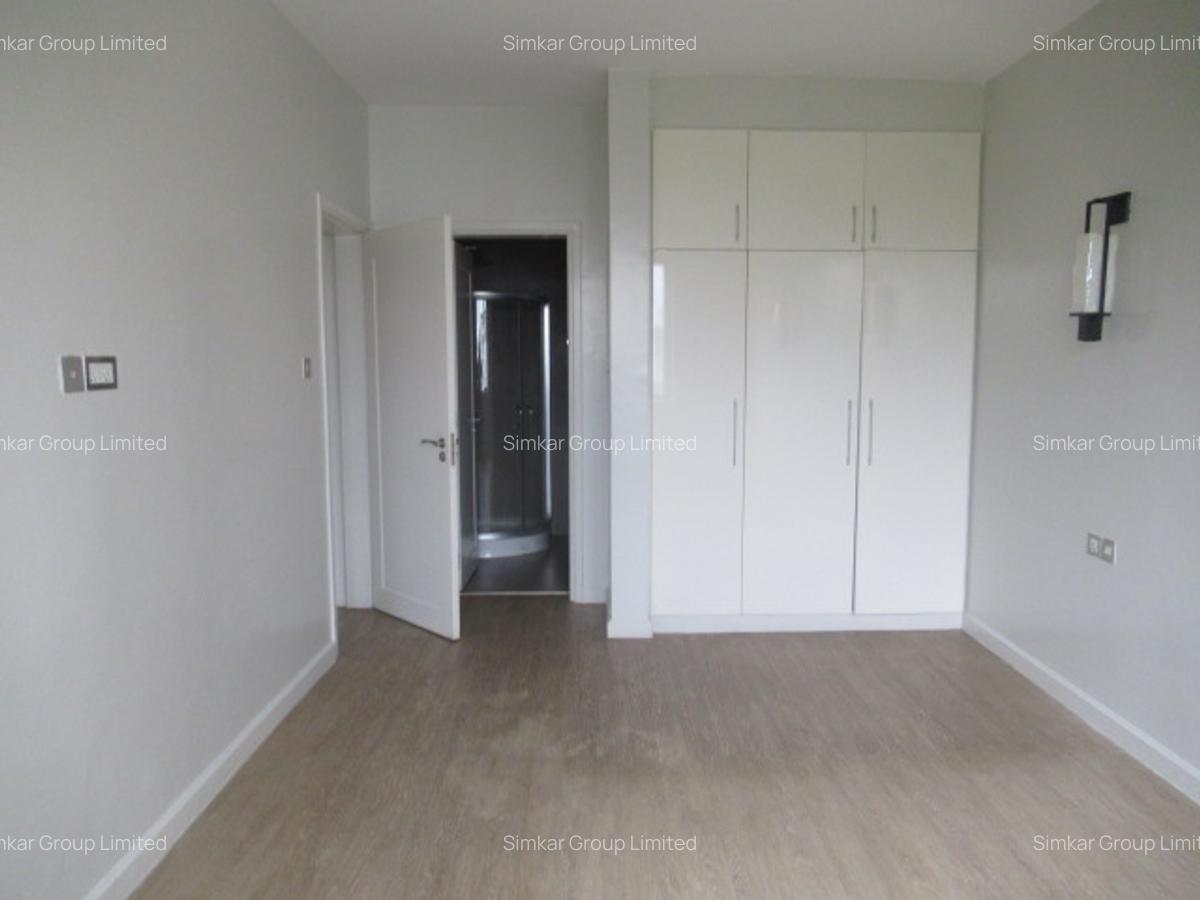 2 Bed Apartment with En Suite at Riverside Drive - 10