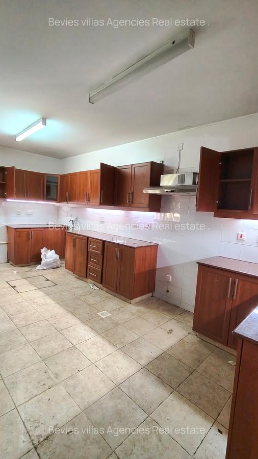 4 Bed Townhouse with En Suite at General Mathenge - 4