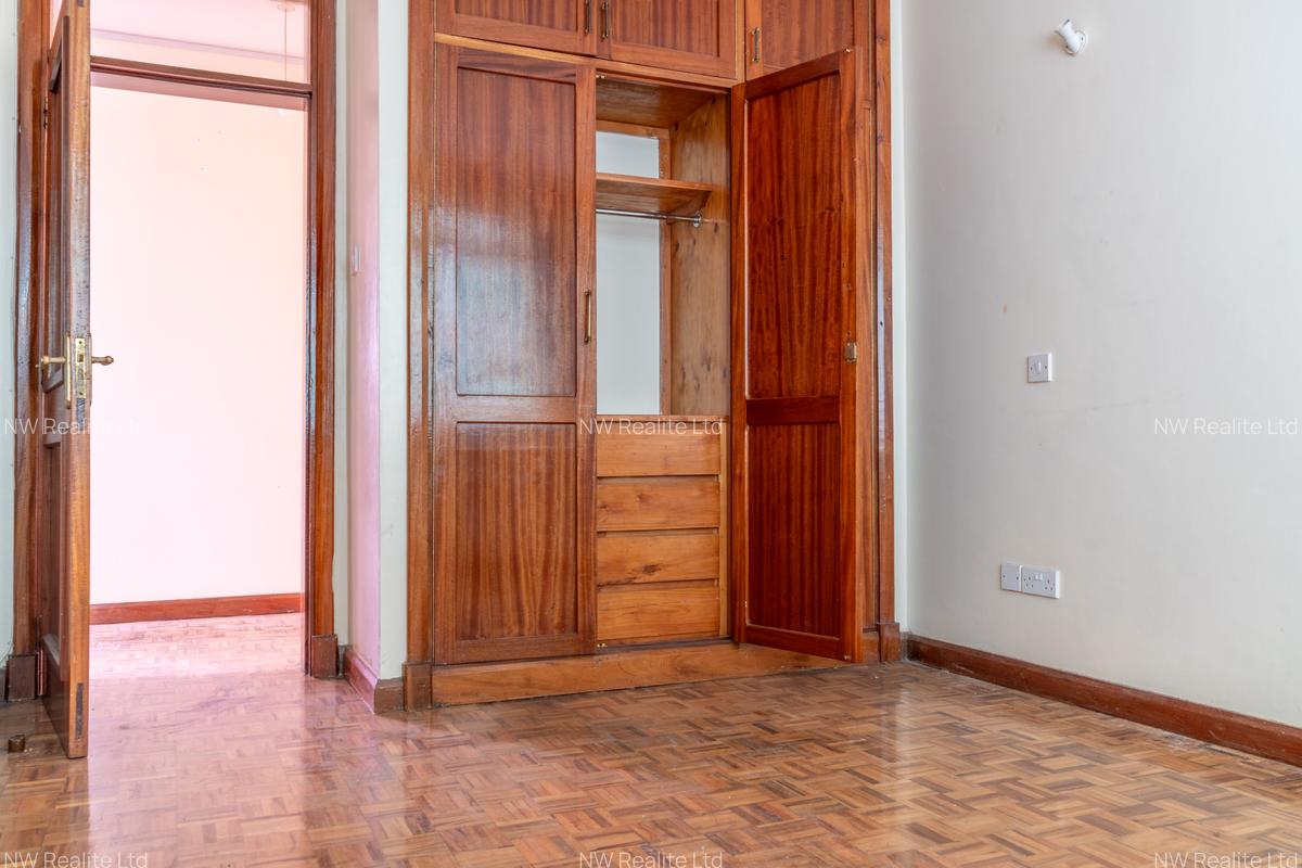 3 Bed House with En Suite in Westlands Area - 5