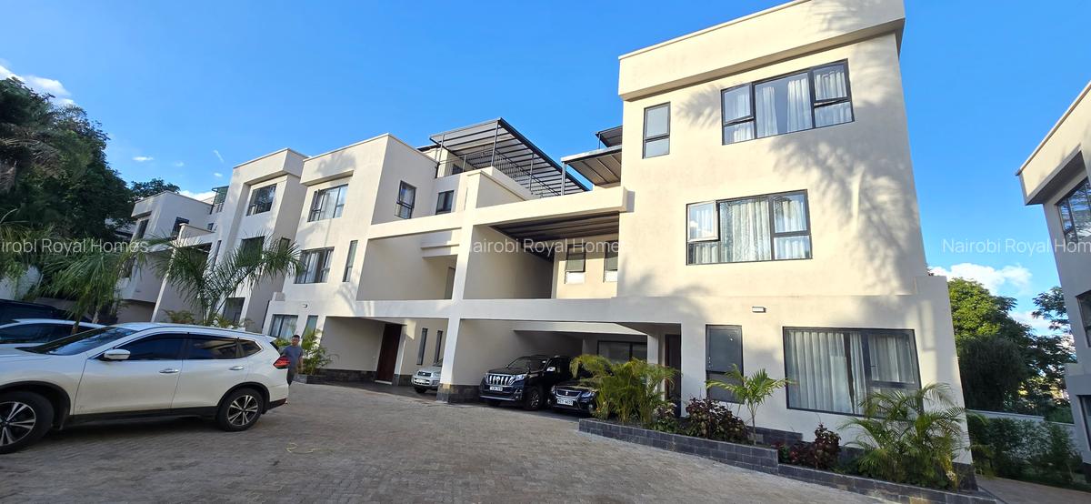 5 Bed Townhouse with En Suite at Lavington Green - 1