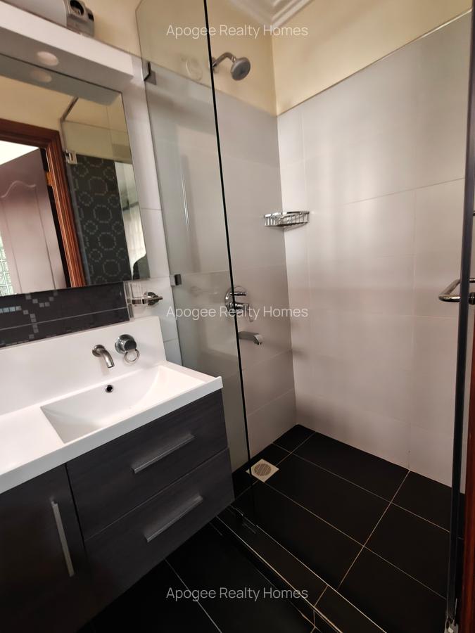 2 Bed House with En Suite at Evergreen - 14