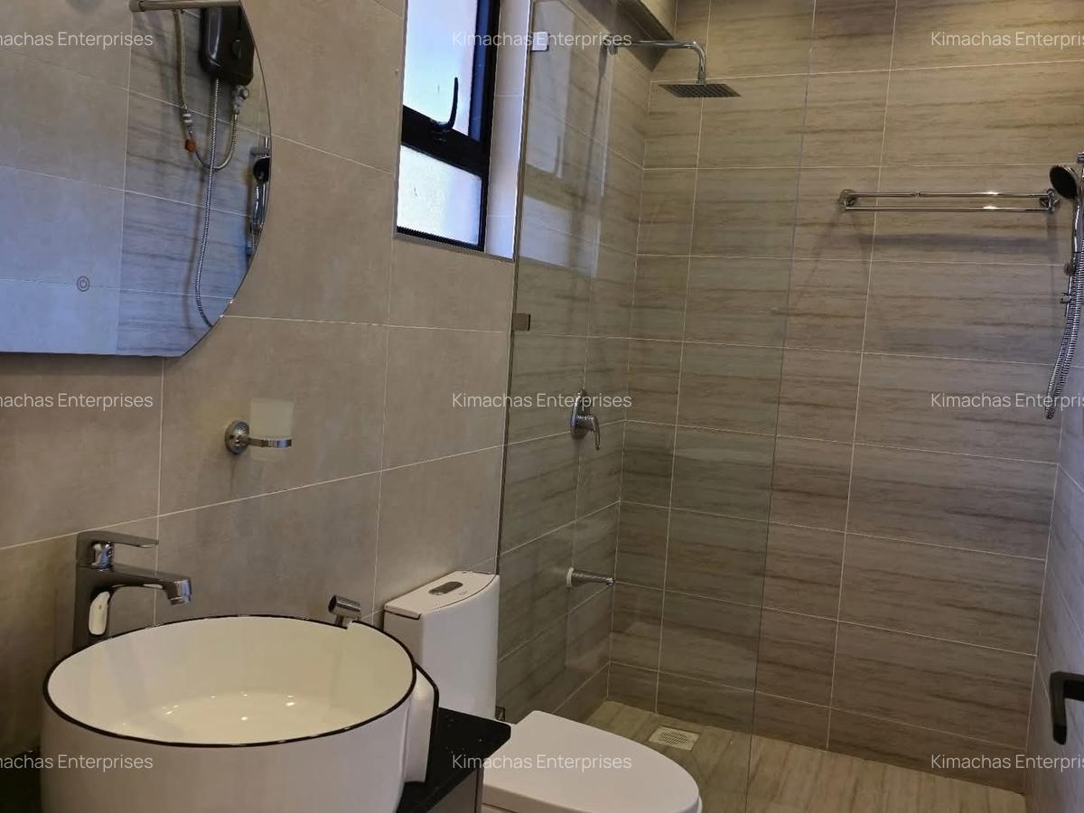 3 Bed Apartment with En Suite at Links Road - 8