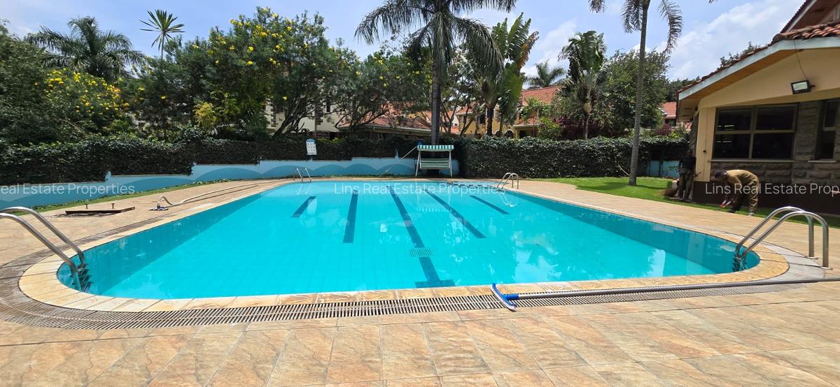 4 Bed Townhouse with En Suite in Lavington - 5