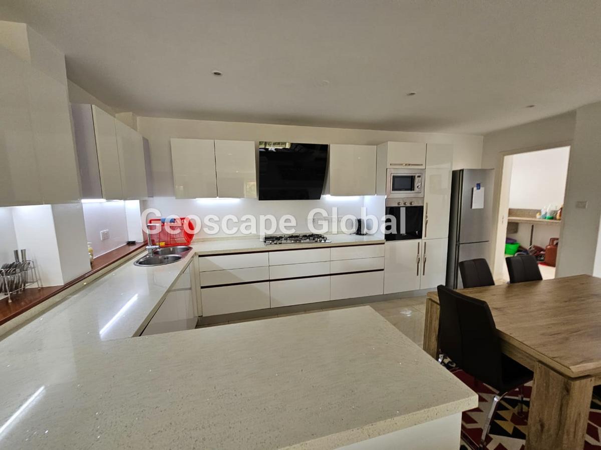 3 Bed Apartment with En Suite in Westlands Area - 5