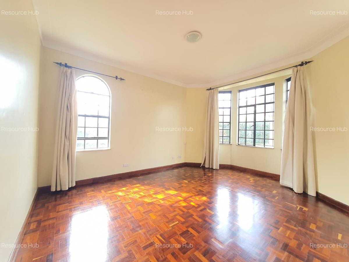 5 Bed House with En Suite at Nyari - 8