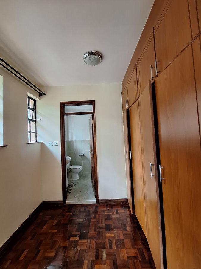 5 Bed Townhouse with En Suite in Lavington - 2