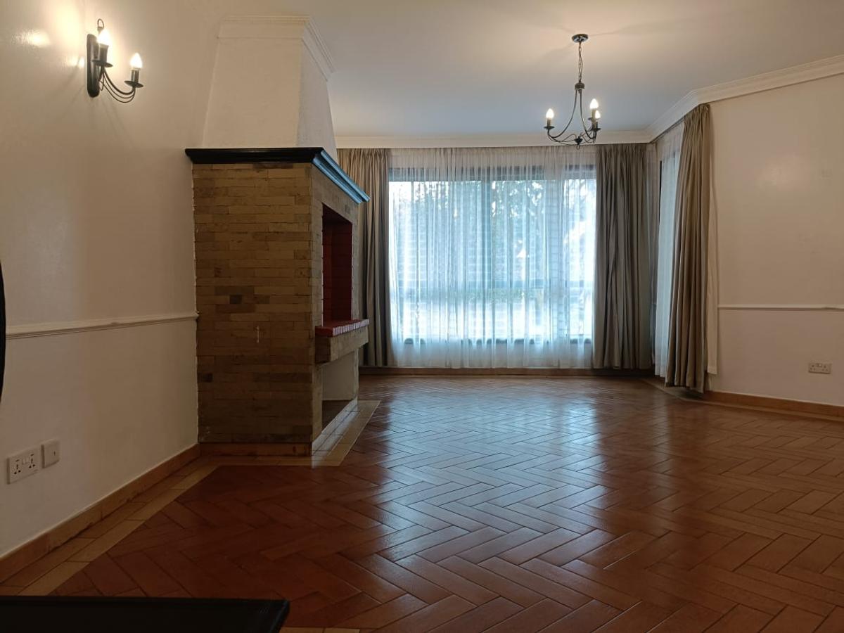 3 Bed Townhouse with En Suite in Spring Valley - 18