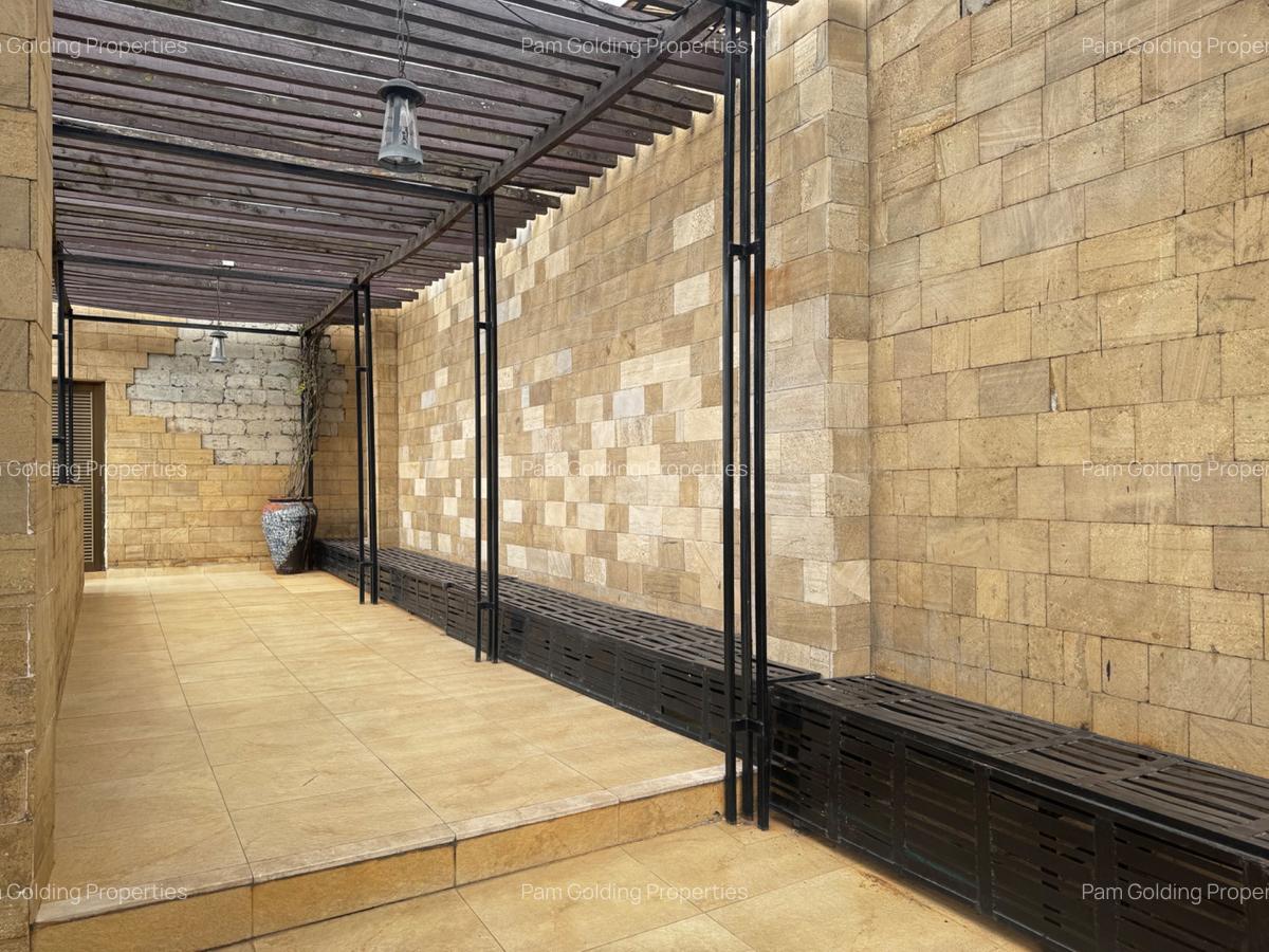 Furnished 1 Bed Apartment with En Suite in Riverside - 20