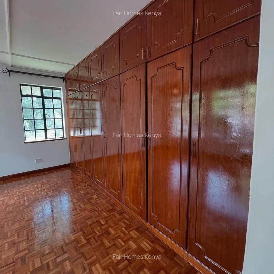 5 Bed Townhouse with En Suite at Lavington Green - 11