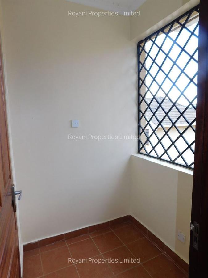 2 Bed Apartment with En Suite at Fourways Junction Estate - 6