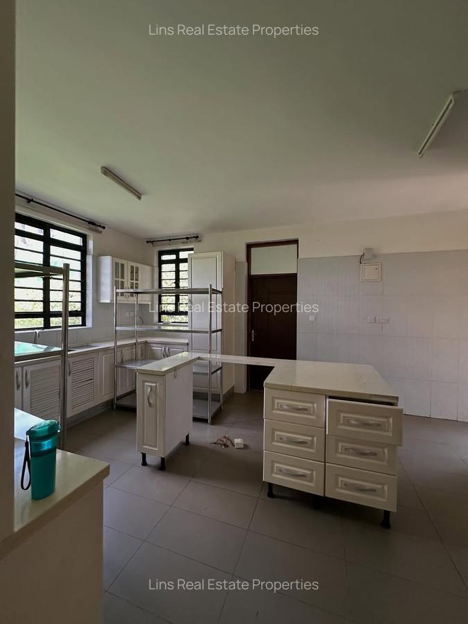 5 Bed Townhouse with En Suite in Runda - 6