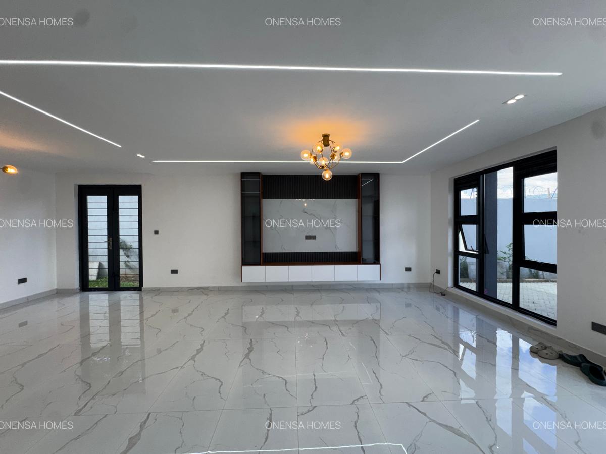 5 Bed House with En Suite in Eastern ByPass - 3