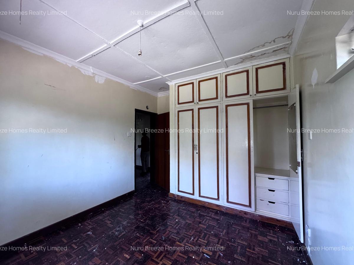 4 Bed House with En Suite in Nyari - 13