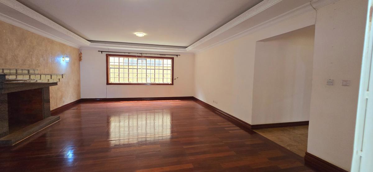 5 Bed Townhouse with En Suite at Apple Cross - 19