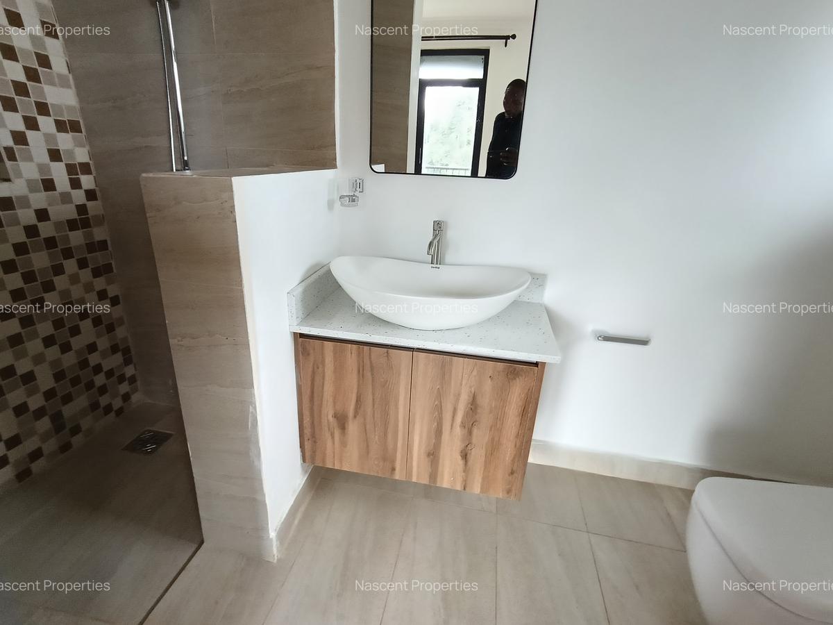 5 Bed House with En Suite in Kitisuru - 14